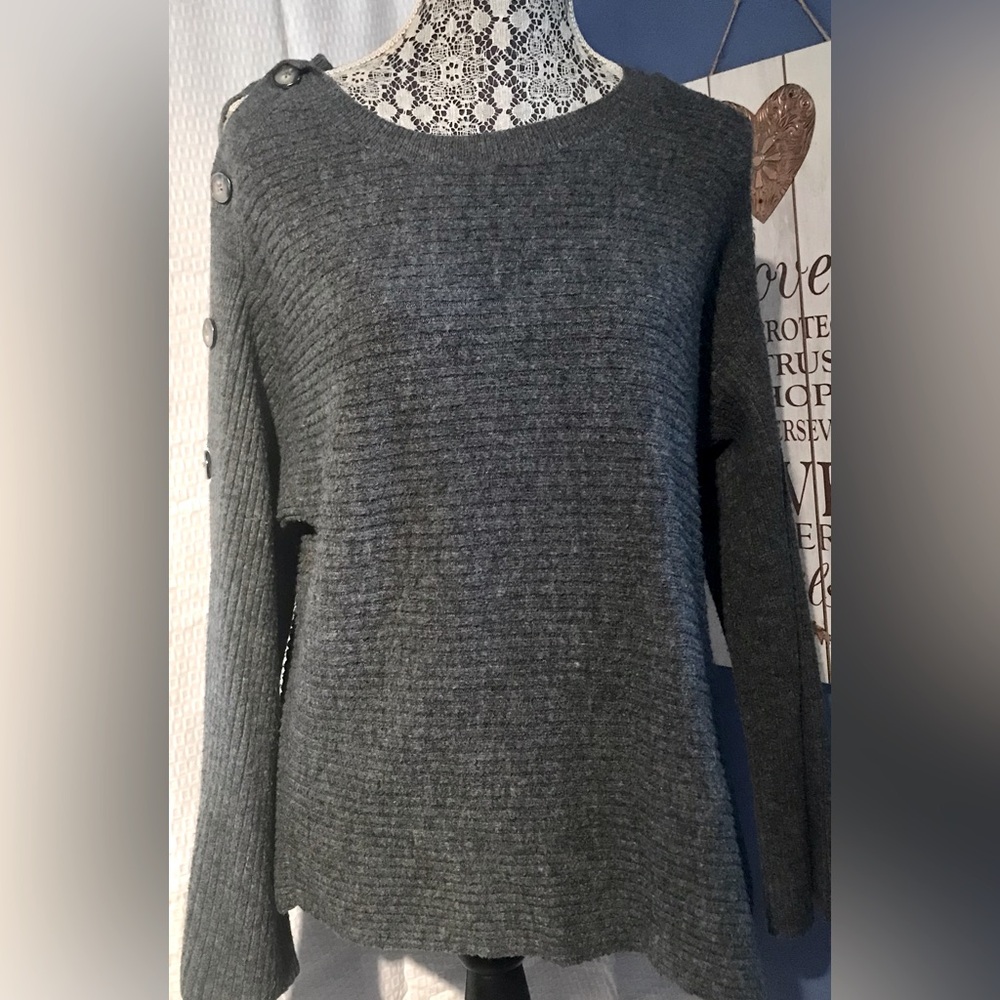 Rachel Rachel Roy Cozy Sweater gray button up sleeve, slit on side, longer back